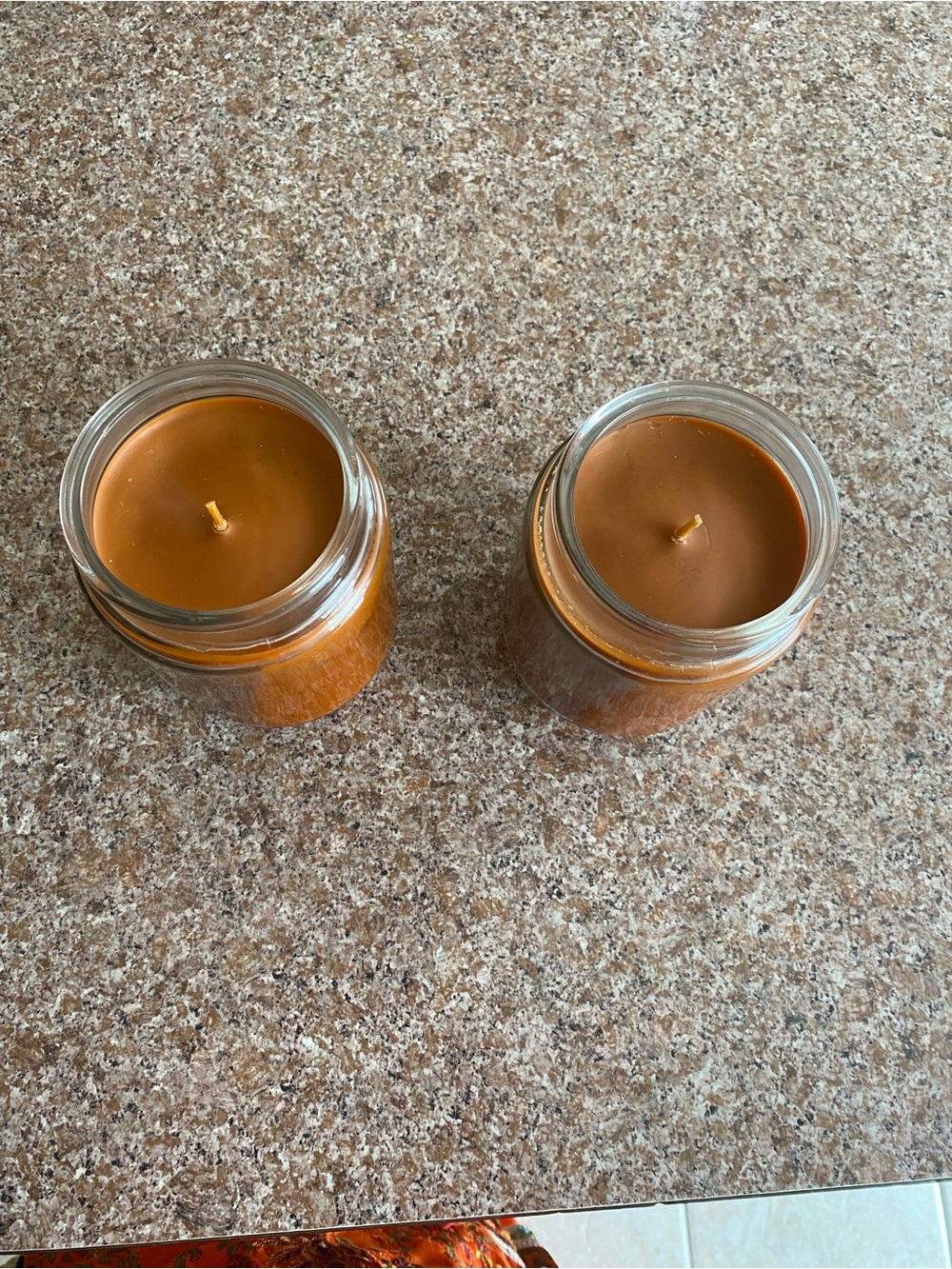Home Accents Amber Brown Jar Candle – Set of 2